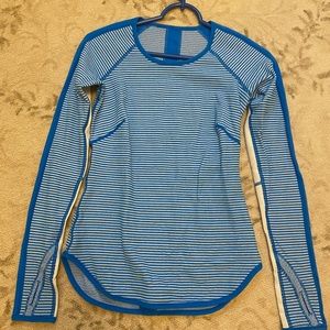Lululemon thumbhole top
